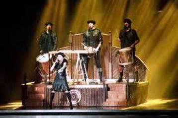 Kalakan on stage with Madonna_basquecountrywalks